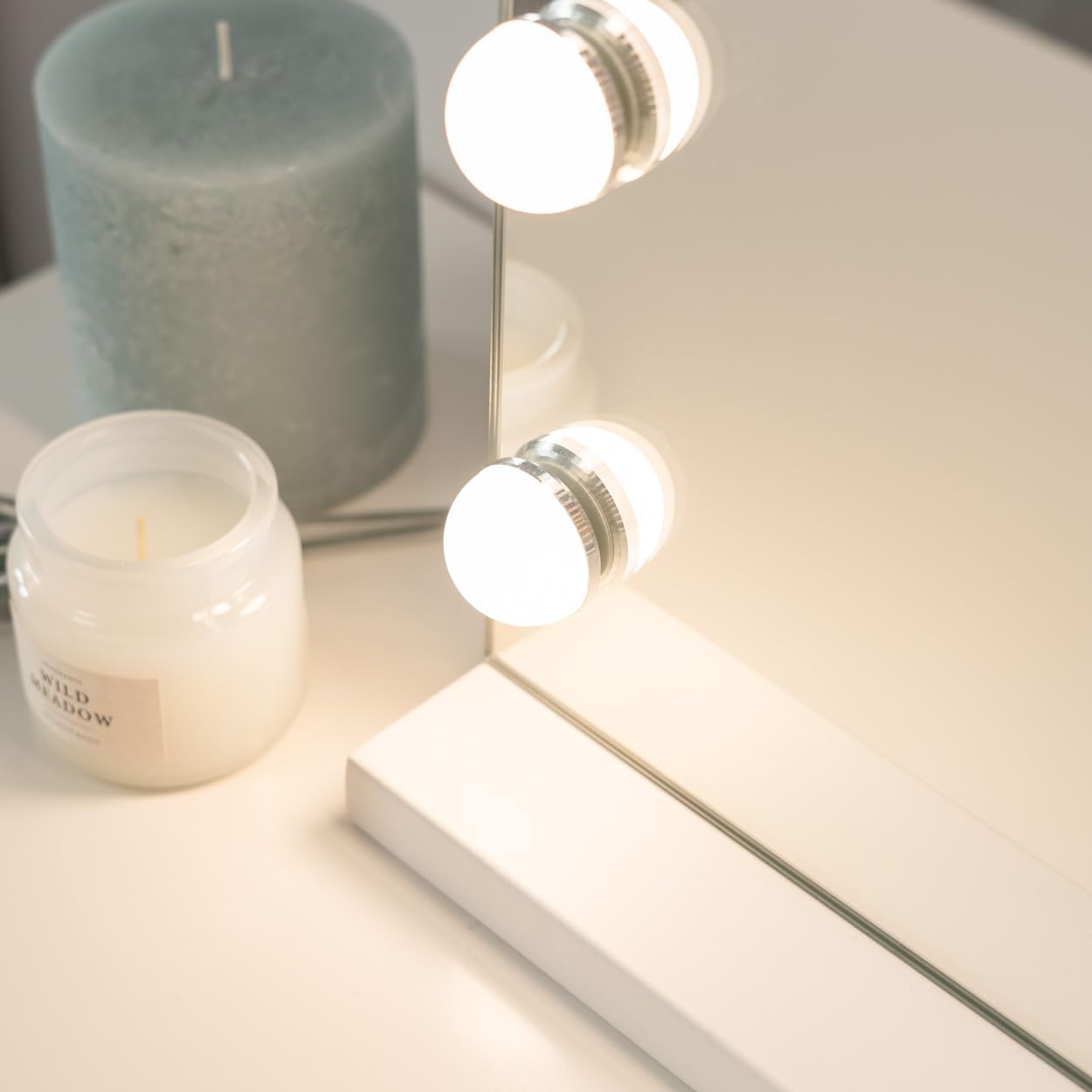 Flamingueo Makeup Mirror with Lighting