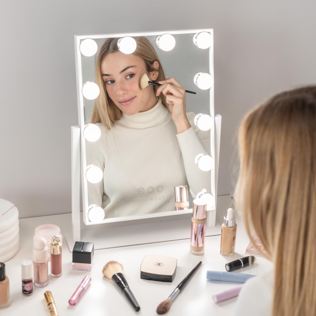 Flamingueo Makeup Mirror with Lighting