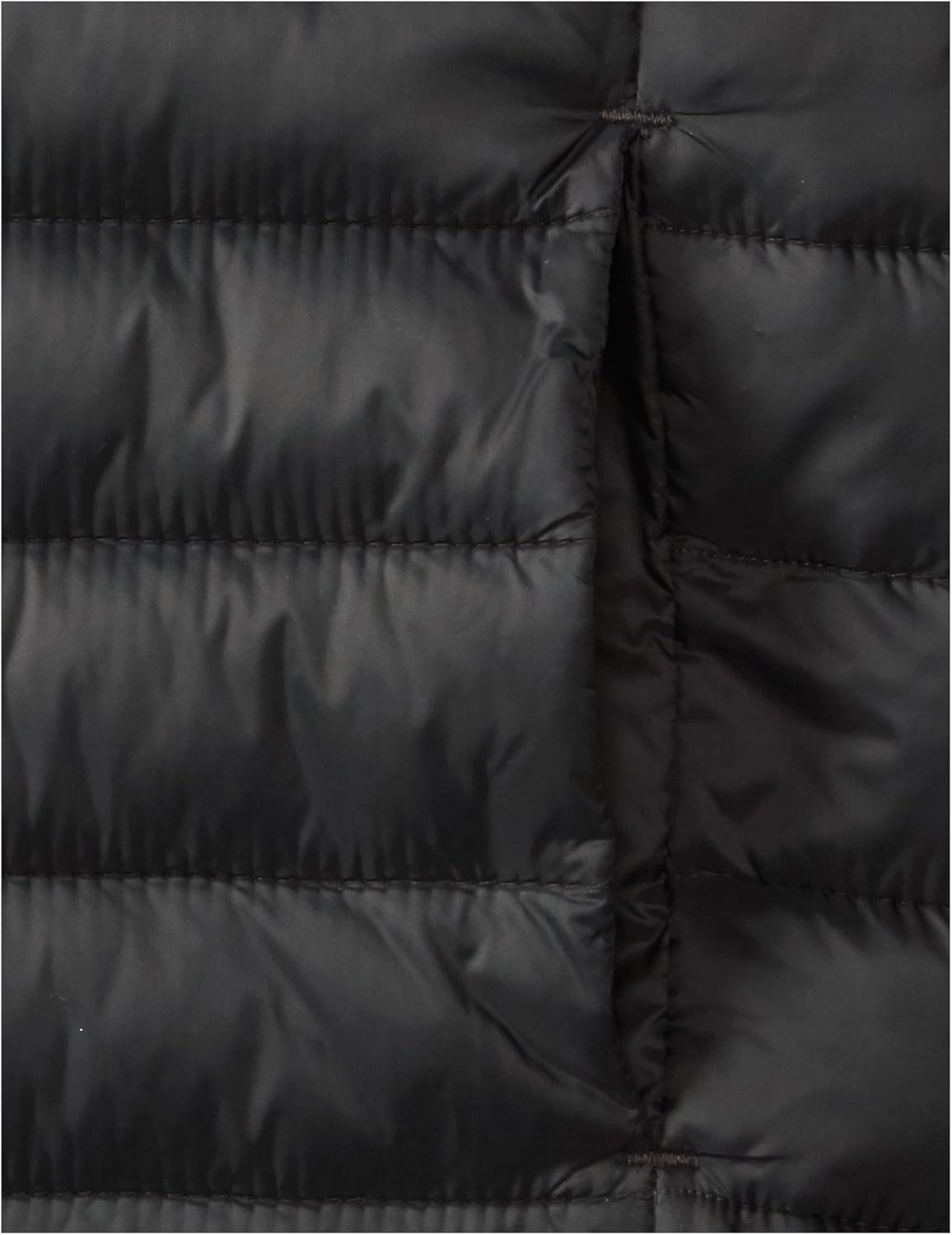 Amazon Essentials boys’ lightweight water-resistant packable puffer vest with hood