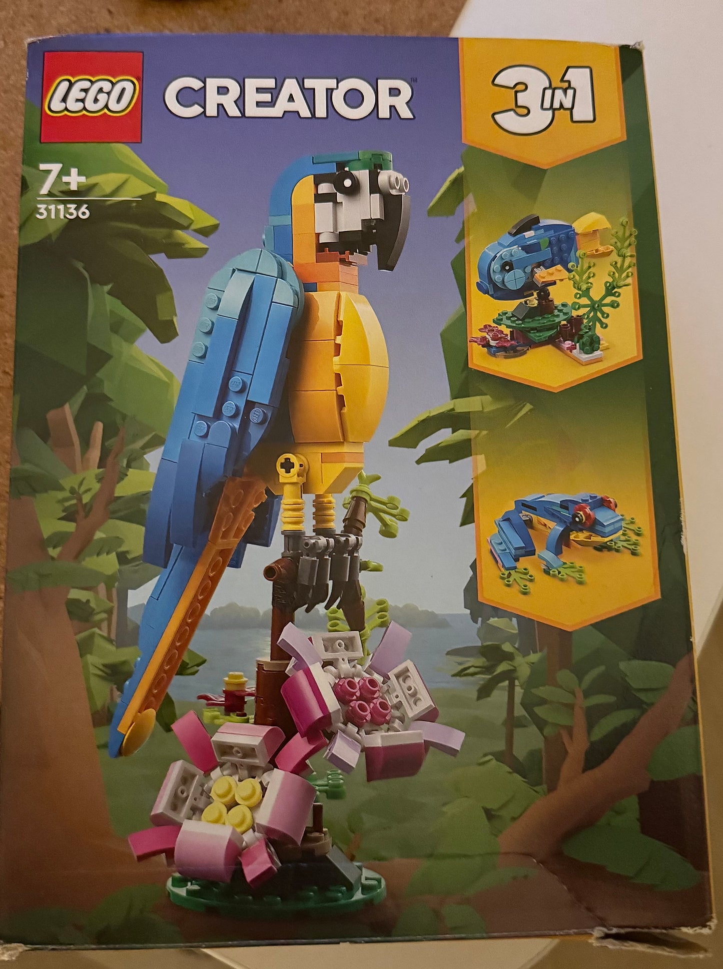 Lego Creator 3 in 1 - Exotic Parrot (31136)